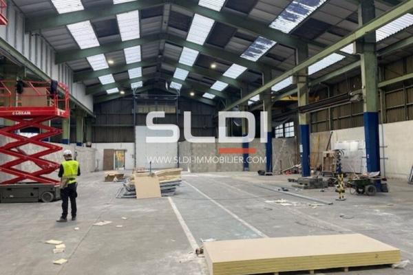 Locaux d'activités A LOUER - VILLEURBANNE - 1 212 m²