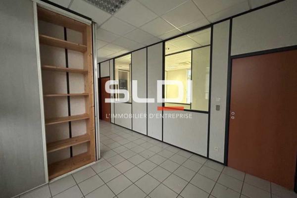 Bureaux A LOUER - BLYES - 97 m²