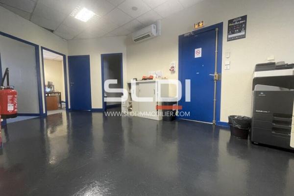 Bureaux A LOUER - VAULX EN VELIN - 382 m²