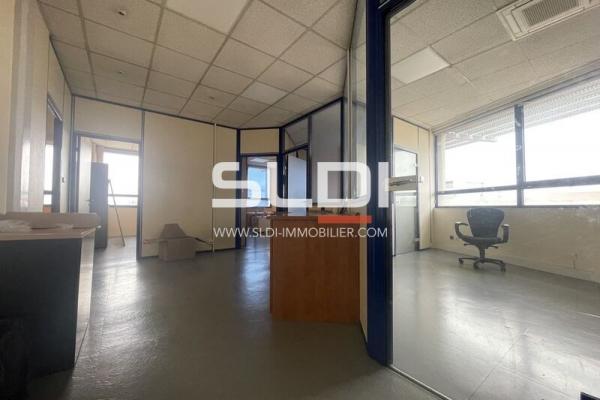 Bureaux A LOUER - VAULX EN VELIN - 382 m²