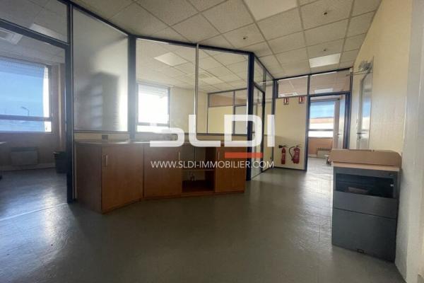 Bureaux A LOUER - VAULX EN VELIN - 382 m²