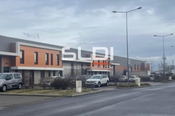 Locaux d'activités A LOUER - MEYZIEU - 202 m²