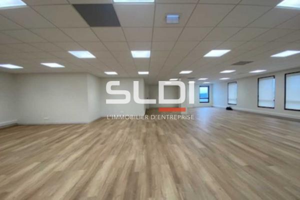 Bureaux A LOUER - GENAS - 206 m²
