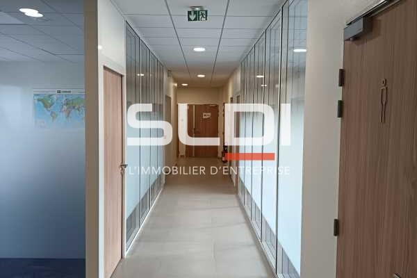 Bureaux A LOUER - GENAS - 206 m²