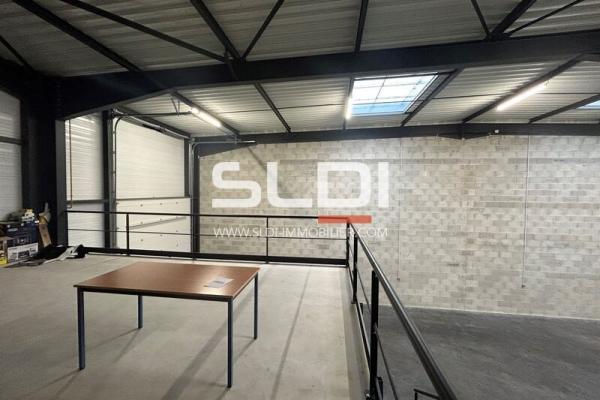 Locaux d'activités A LOUER - VILLEFRANCHE SUR SAONE - 327 m²