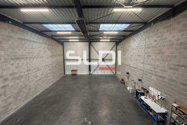 Locaux d'activités A LOUER - VILLEFRANCHE SUR SAONE - 327 m²