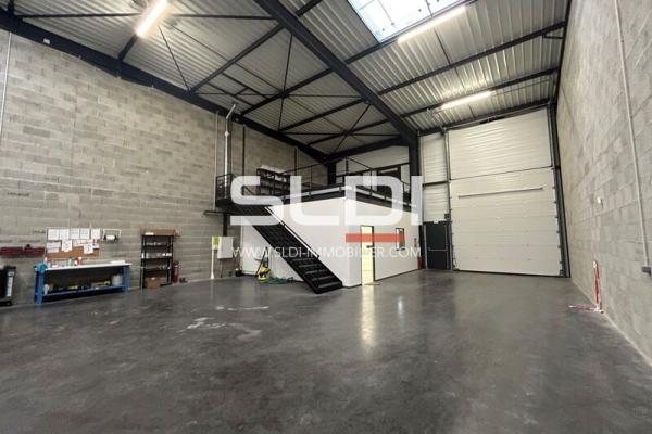 Locaux d'activités A LOUER - VILLEFRANCHE SUR SAONE - 327 m²