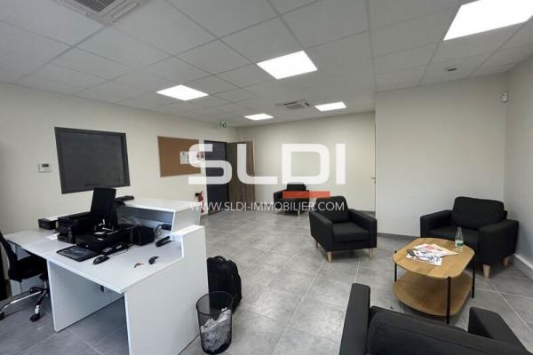 Locaux d'activités A LOUER - VILLEFRANCHE SUR SAONE - 327 m²