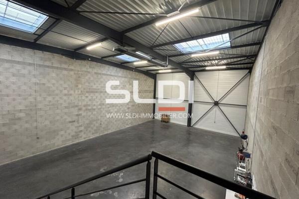 Locaux d'activités A LOUER - VILLEFRANCHE SUR SAONE - 327 m²