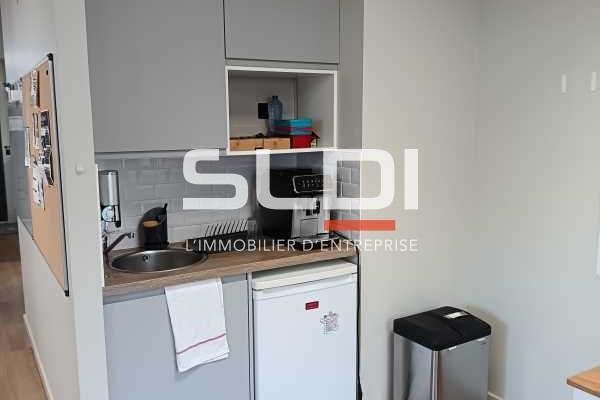 Bureaux A LOUER - VILLEURBANNE - 105 m²
