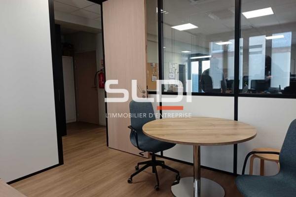 Bureaux A LOUER - VILLEURBANNE - 105 m²