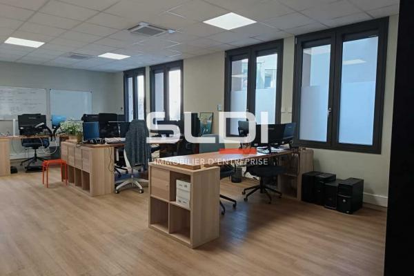 Bureaux A LOUER - VILLEURBANNE - 105 m²