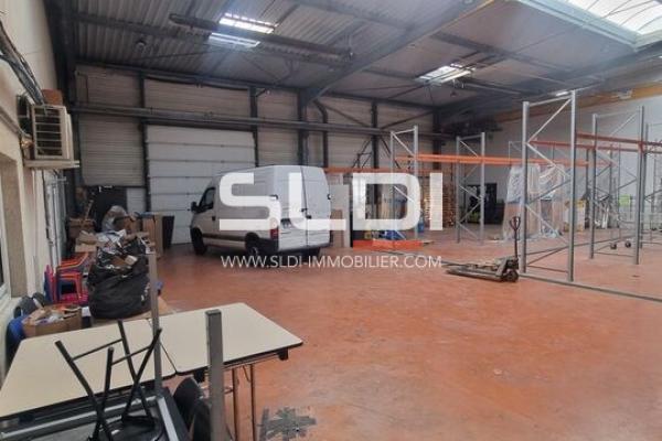 Locaux d'activités A LOUER - BRON - 849 m²