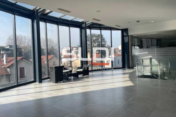 Activités A LOUER - VILLEURBANNE - 2 400 m²