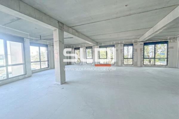 Bureaux A VENDRE - LA TOUR DE SALVAGNY - 194 m²