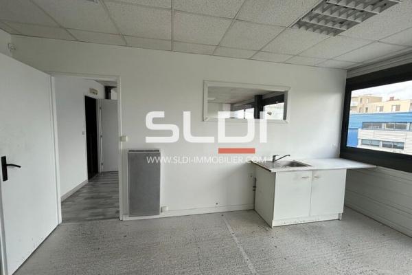 Locaux d'activités A LOUER - ANSE - 705 m²