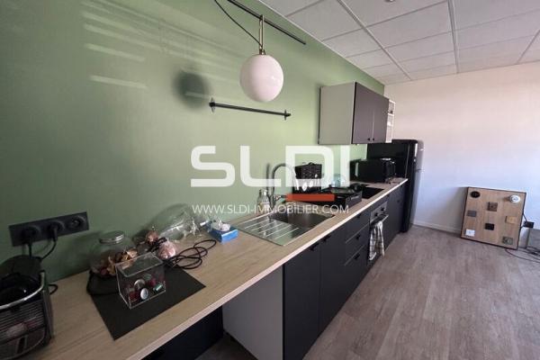 Locaux d'activités A LOUER - GLEIZE - 426 m²