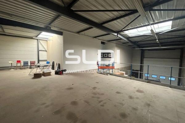 Locaux d'activités A LOUER - GLEIZE - 426 m²