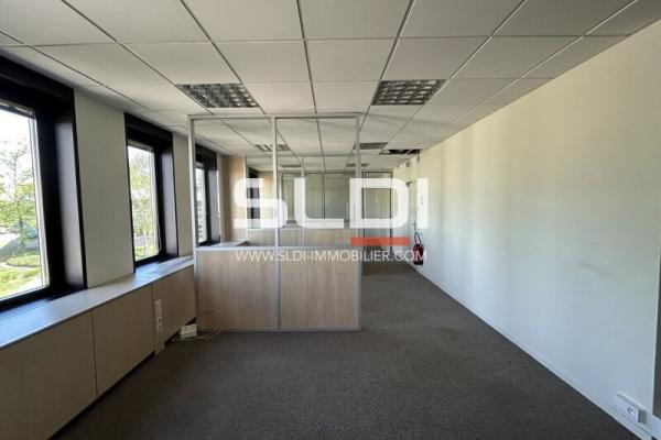 Bureaux A LOUER - DARDILLY - 126 m²