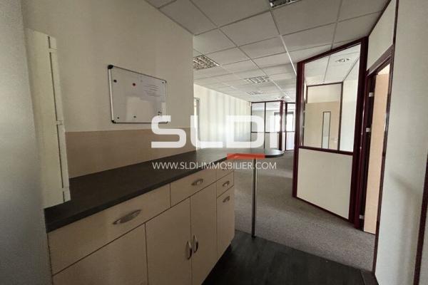 Bureaux A LOUER - DARDILLY - 126 m²