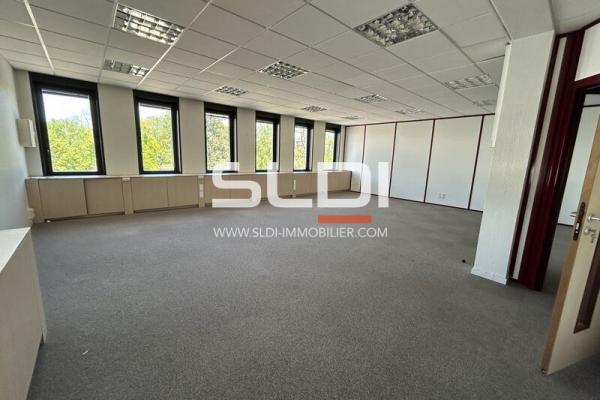 Bureaux A LOUER - DARDILLY - 126 m²