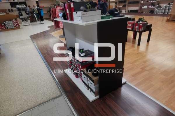 Commerces A VENDRE - RUY MONTCEAU - 1 423 m²