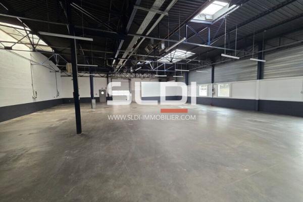 Locaux d'activités A LOUER - VENISSIEUX - 740 m²