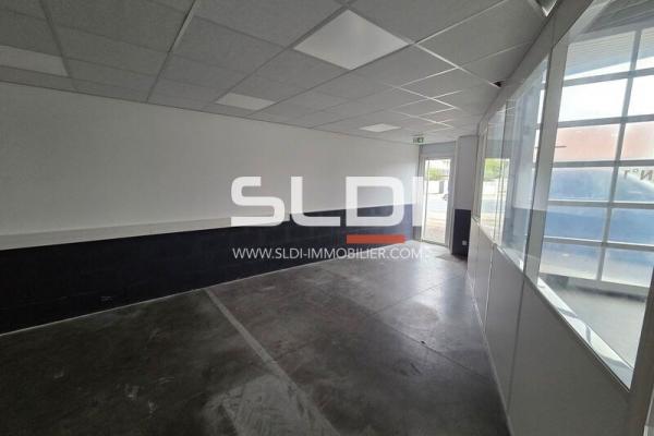 Locaux d'activités A LOUER - VENISSIEUX - 740 m²