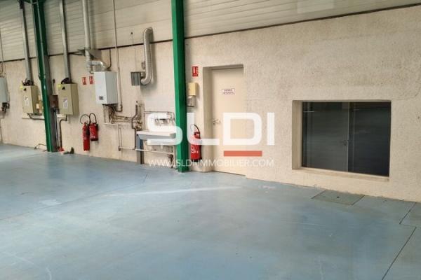 Locaux d'activités A LOUER - SAINT GENIS LAVAL - 1 438 m²