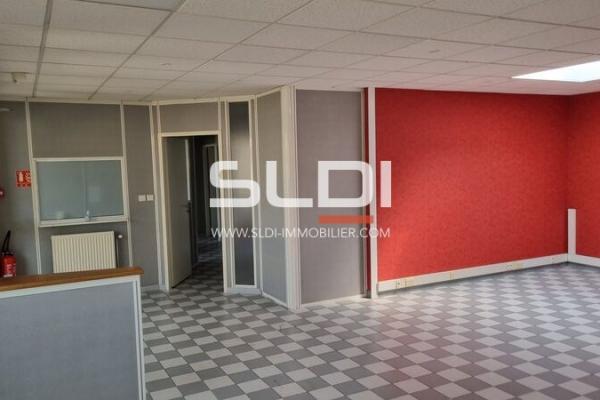 Locaux d'activités A LOUER - SAINT GENIS LAVAL - 1 607 m²