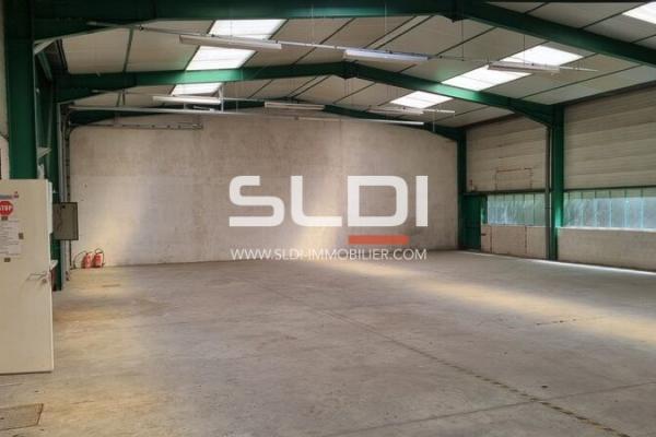 Locaux d'activités A LOUER - SAINT GENIS LAVAL - 1 438 m²