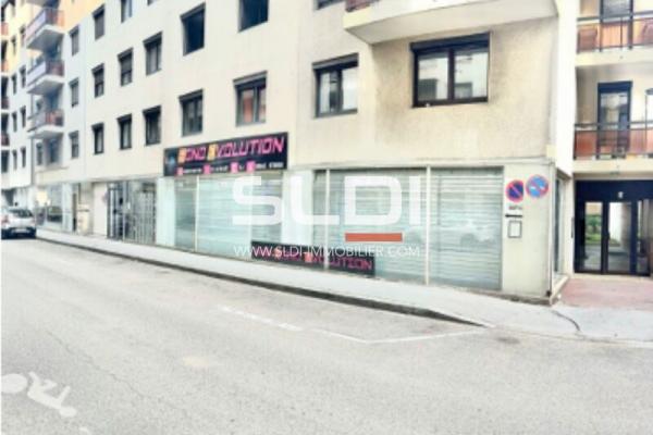 Commerces A VENDRE - VILLEURBANNE - 237 m²