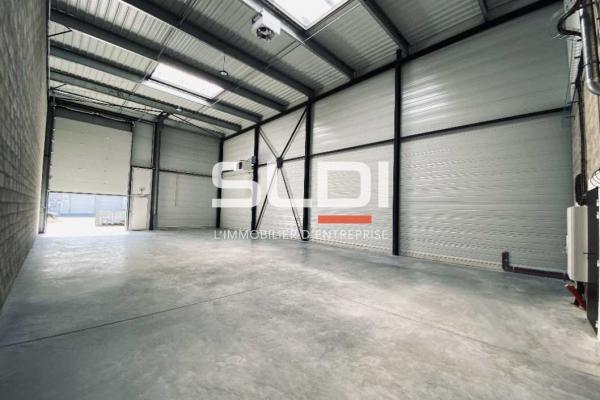 Activités A VENDRE - VAULX EN VELIN - 360 m²