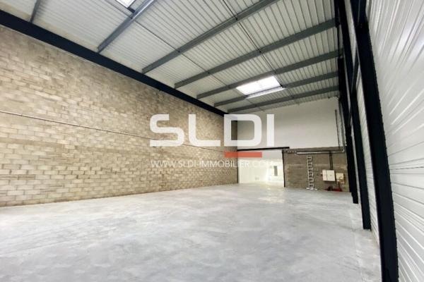 Locaux d'activités A VENDRE - VAULX EN VELIN - 371 m²