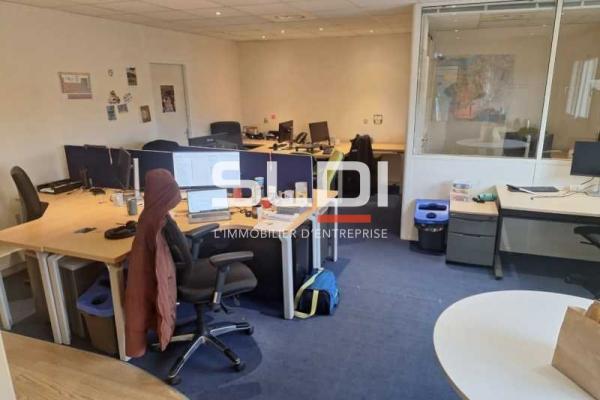 Bureaux A LOUER - CHASSIEU - 210 m²