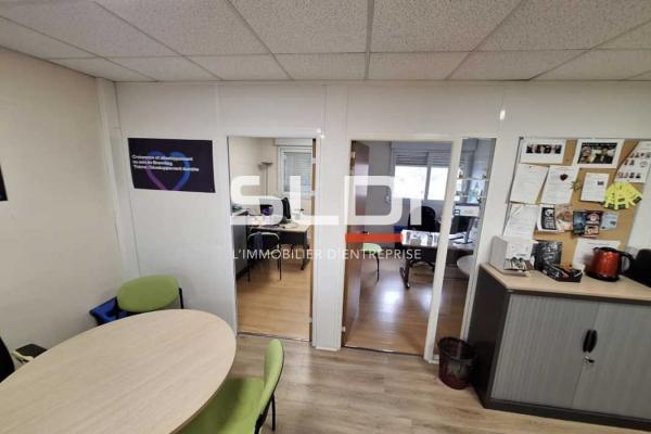 Bureaux A LOUER - CHASSIEU - 210 m²