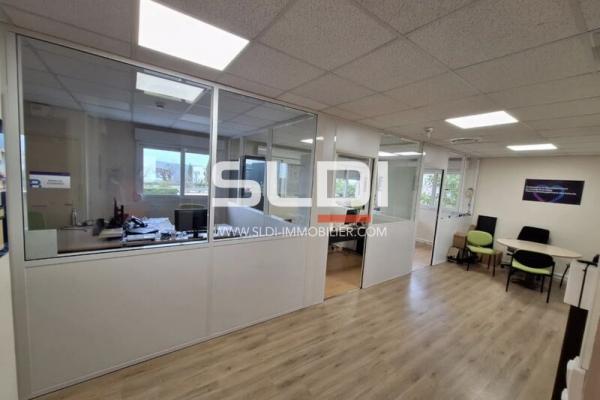 Bureaux A LOUER - CHASSIEU - 210 m²