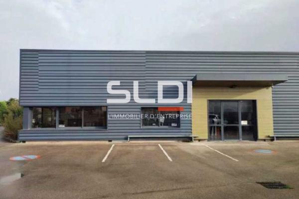 Locaux d'activités A LOUER - ARNAS - 550 m²