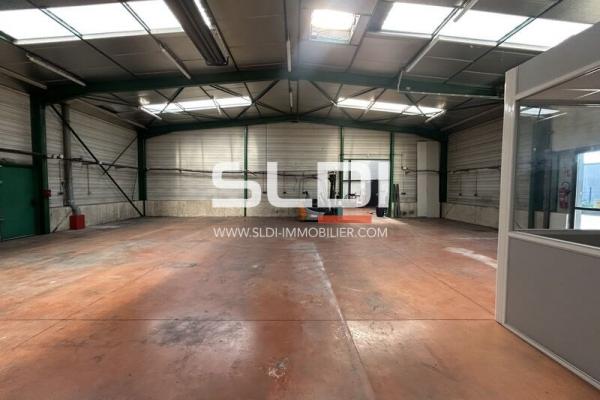Locaux d'activités A LOUER - ARNAS - 550 m²