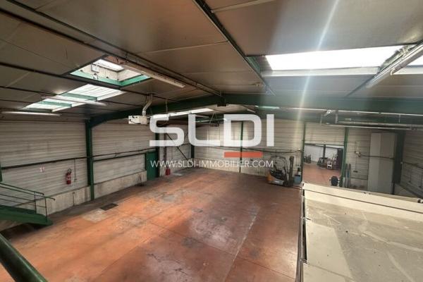 Locaux d'activités A LOUER - ARNAS - 550 m²