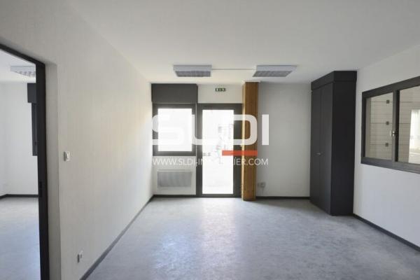 Locaux d'activités A LOUER - VILLEURBANNE - 1 227 m²