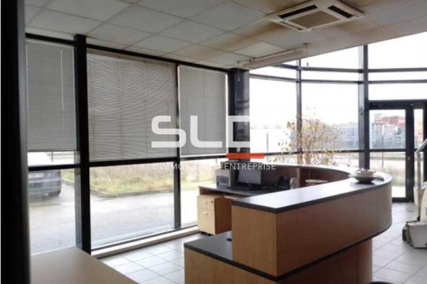 Locaux d'activités A LOUER - MORNANT - 1 017 m²