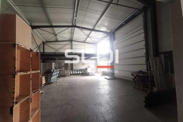 Locaux d'activités A LOUER - SAINT JEAN DE BOURNAY - 420 m²
