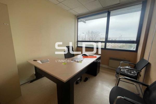 Bureaux A VENDRE - VAULX EN VELIN - 925 m²