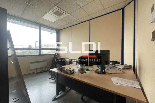 Bureaux A VENDRE - VAULX EN VELIN - 925 m²