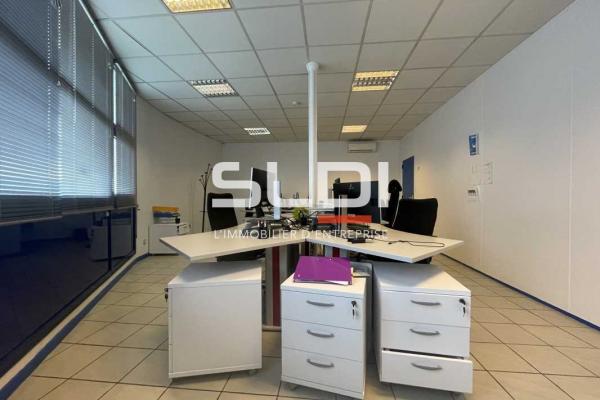 Bureaux A VENDRE - VAULX EN VELIN - 925 m²