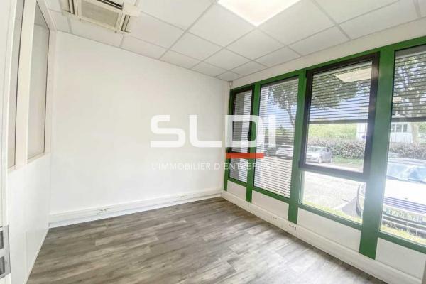 Bureaux A LOUER - BRON - 183 m²