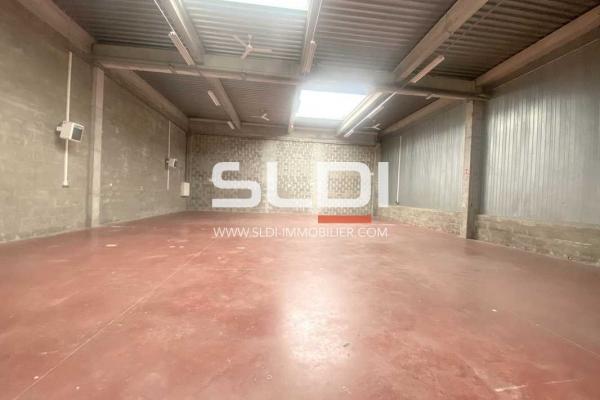 Locaux d'activités A LOUER - SAINT PRIEST - 370 m²