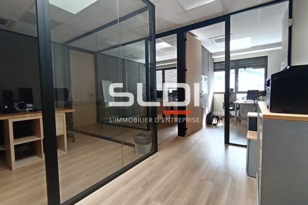 Bureaux A LOUER - VILLEURBANNE - 233 m²