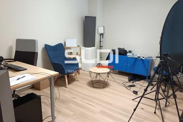 Bureaux A LOUER - VILLEURBANNE - 233 m²